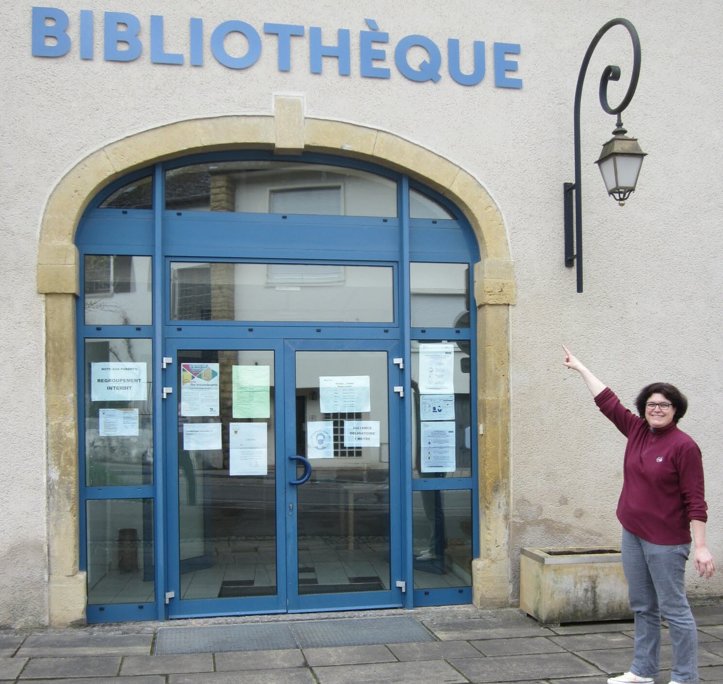 sandrine-salm-la-bibliothecaire-montre-le-chemin-photo-rl-1621615410