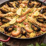 Une méga paella au marché Fenschois !